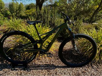Specialized Full Suspension Mountain Bike