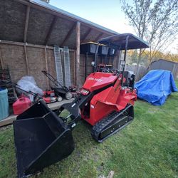 Brand New AGT Sda140 Mini Track Sit Down Skid Steer