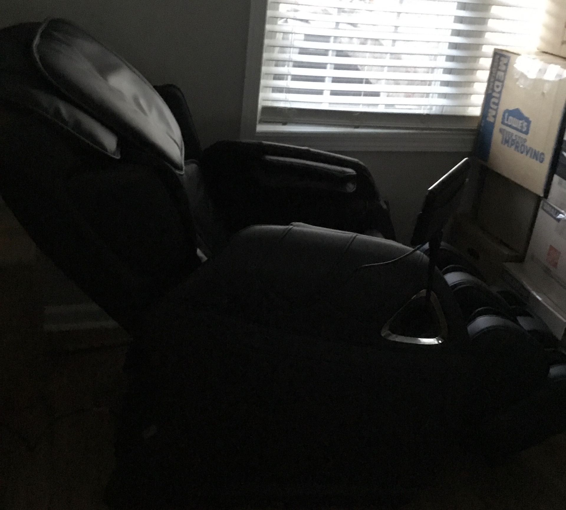 OGAWA MASSAGE CHAIR