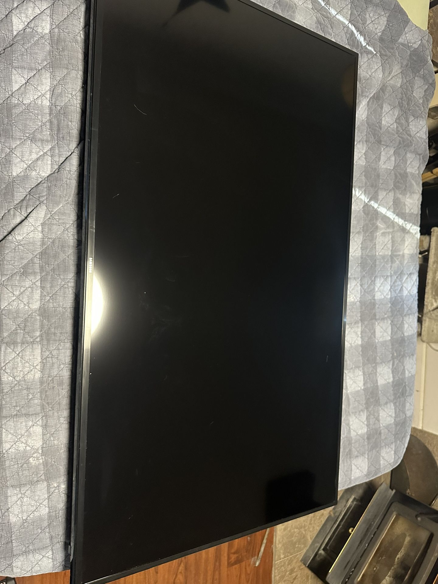 65” Samsung Tv With Wall Mount