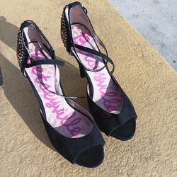 Gorgeous BETSEYVILLE strappy Studded Heels Size 10 