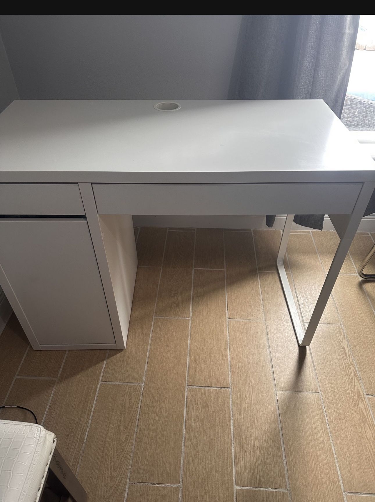 Desk With Chair