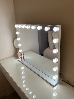Vanity table with mirror