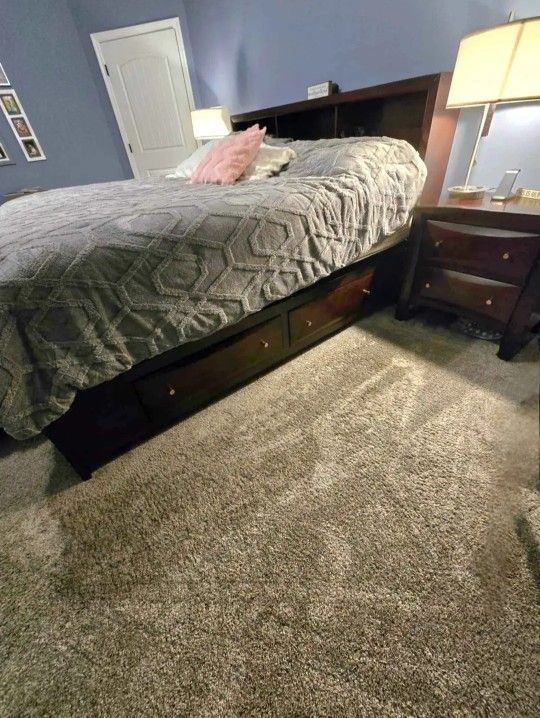 King size Bedroom Set