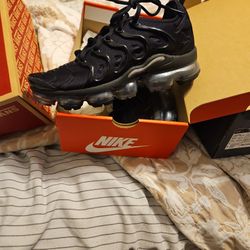 Air Vapormax Plus, New Balance 574, Vans