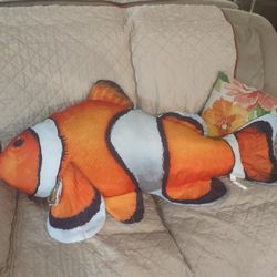 Large Clown Fish 44" Bass Pro  Giant Stuffed Animal Toy Pillow;Like New w/ Tags.