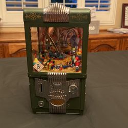 Enesco “the Entertainer” Claw Machine