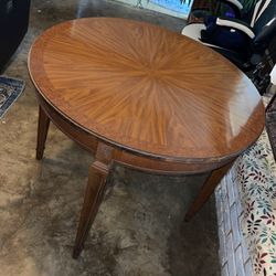 48 In Round Dinner Table With Leaf 