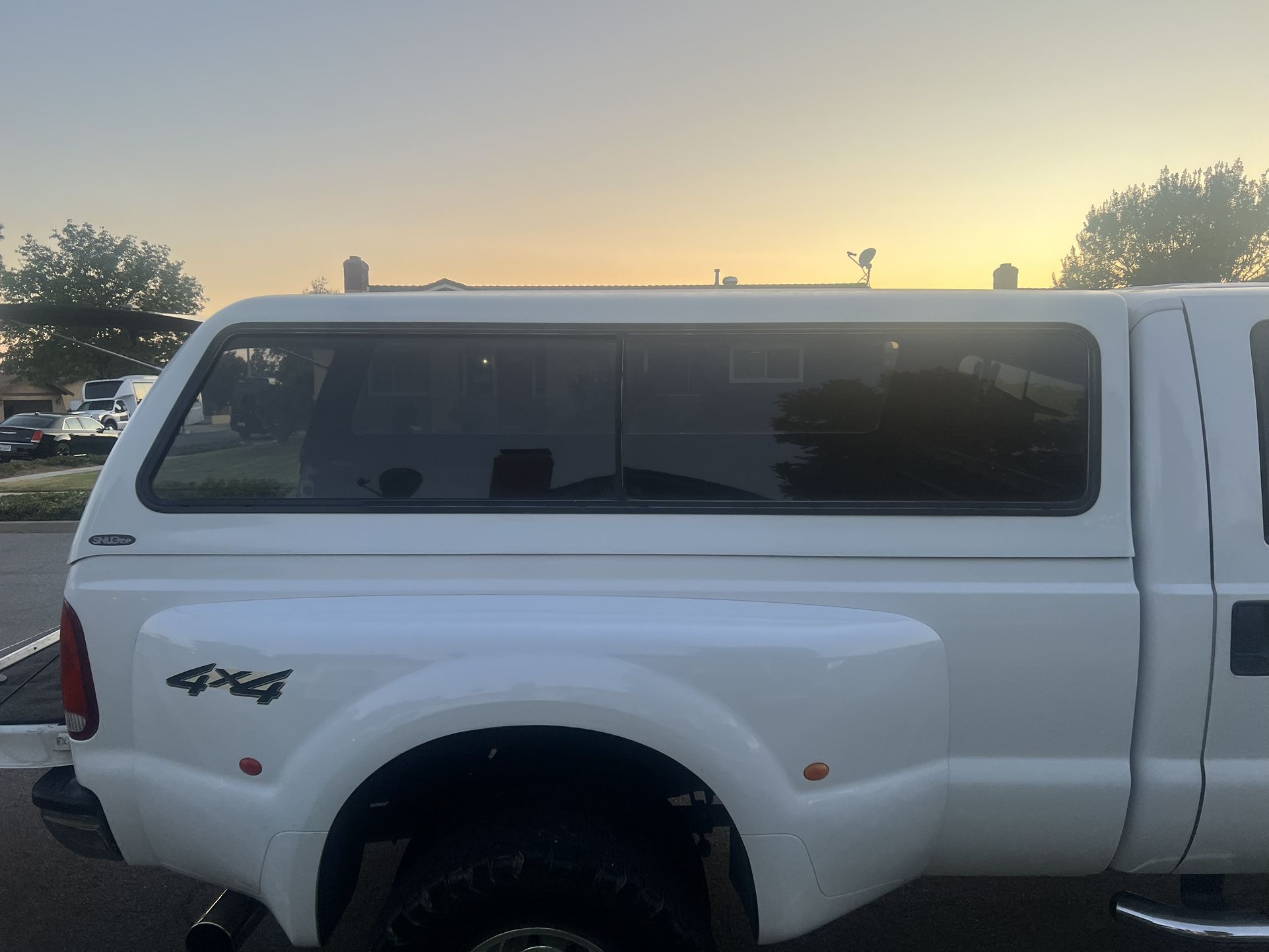2002 Ford F350 Camper Shell