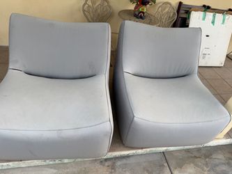 Set of 2 Gray Outdoor Lounge Chairs