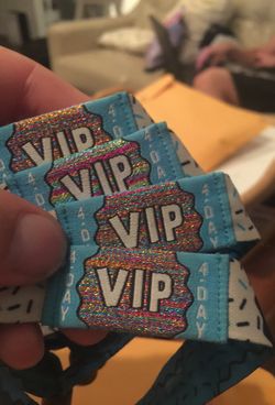 Vip Sunday lollapalooza $250 ea. 4 available