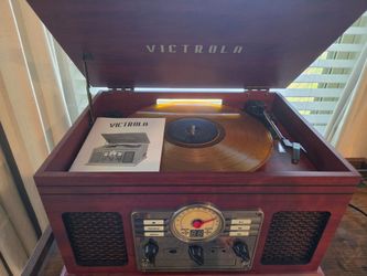 Vitrola Record Player