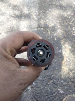 Trailer connector