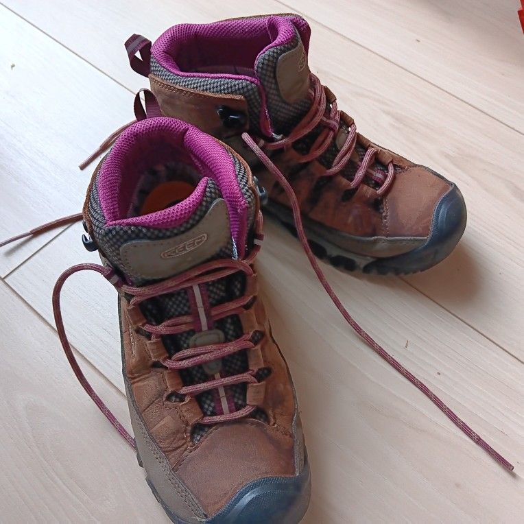 Keen Women's Targhwe Mid-height Waterproof Hiking Boots 7 Wide