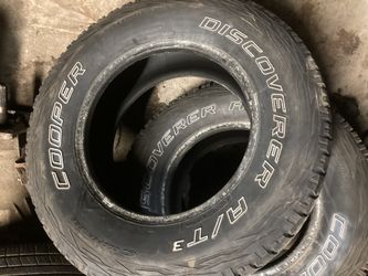 265-70-17 tires pair