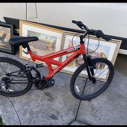Mongoose 26 inch mountain bike