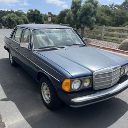  1983 Mercedes 300D  Turbo Diesel