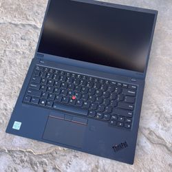 Lenovo ThinkPad X1 Carbon Gen 1014" i7-10610u  1.8GHz 16GB RAM 500 Gb 