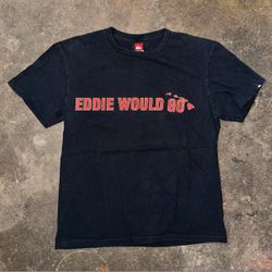 Vintage Quiksilver Eddie Would Go big wave international T-Shirt