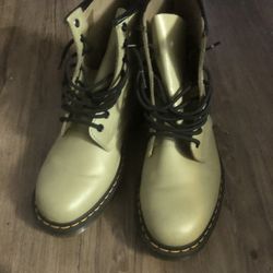 Olive Green Dr. Marten (Men’s Sz. 12)