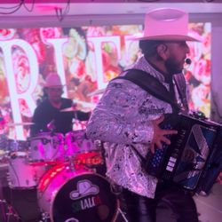 Grupo Norteño Accordion 