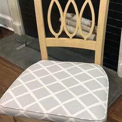 6 Dining Room Chairs