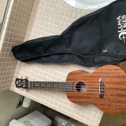 Ukelele (luna, Concert)