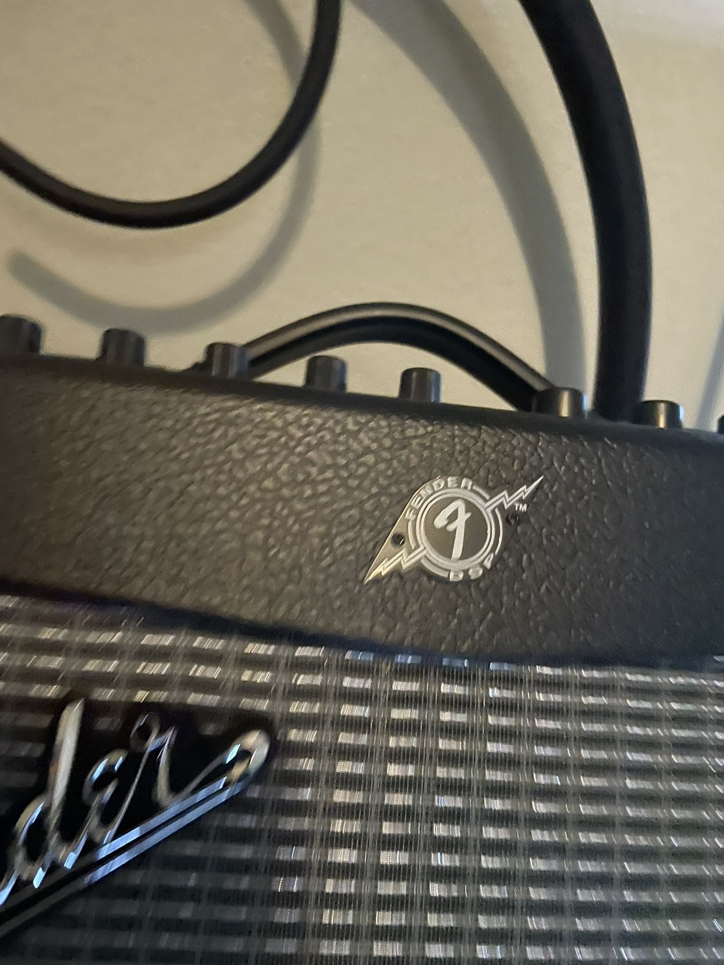 Fender Mustang 1 Multi Fx 20 Watt Guitar Amp Xlnt Condition 