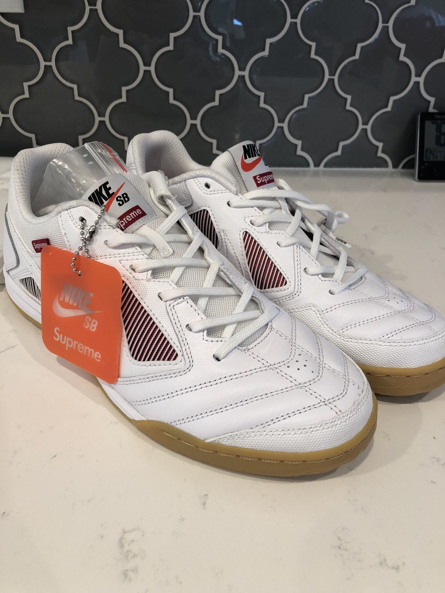 Supreme Nike SB Gato Shoes - BRAND NEW - white size 10