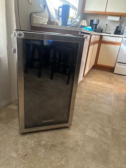 Mini fridge
