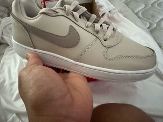 WMNS NIKE EBERNON LOW