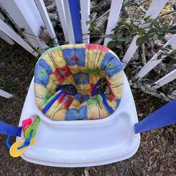 Graco Baby Jumper with Tray & Free Attachable Car Keys!