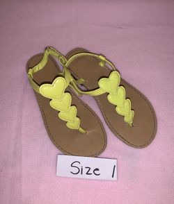 Girls Sandals $4