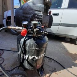 Husky AIR COMPRESSOR