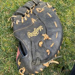 Left Handed First Baseman’s Globe 