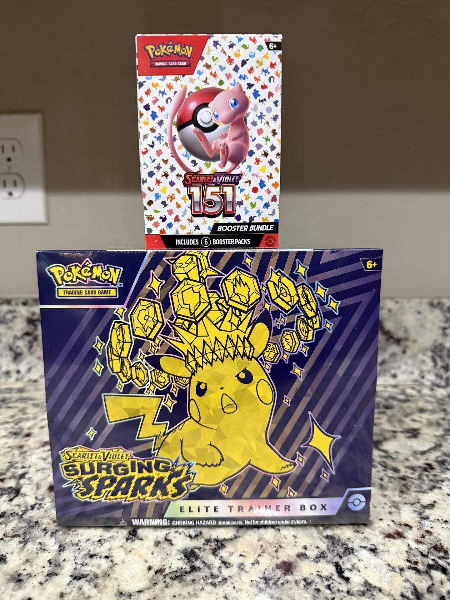 Pokemon cards Surging Sparks ETB, Scarlet violet 151 Booster