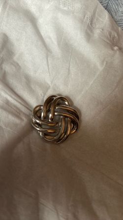 Vintage  Lieba USA silver-tone Celtic knot scarf clip