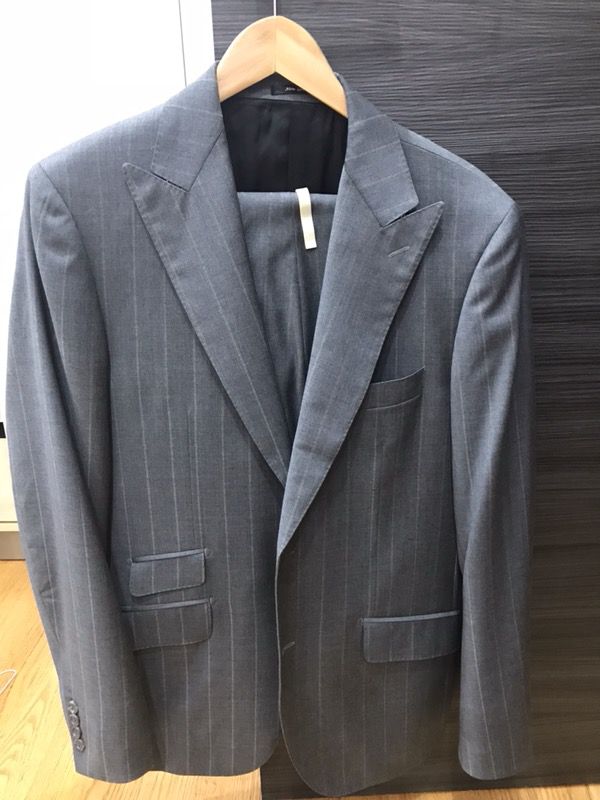 FORD WIDE PEAK LAPEL GREY PINSTRIPE BARTORELLI NAPOLI SLIM SUIT for Sale in Queens, NY OfferUp