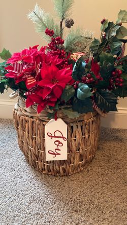 Holiday Floral Basket 