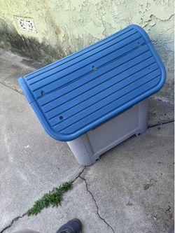 Small-Medium Size Dog house