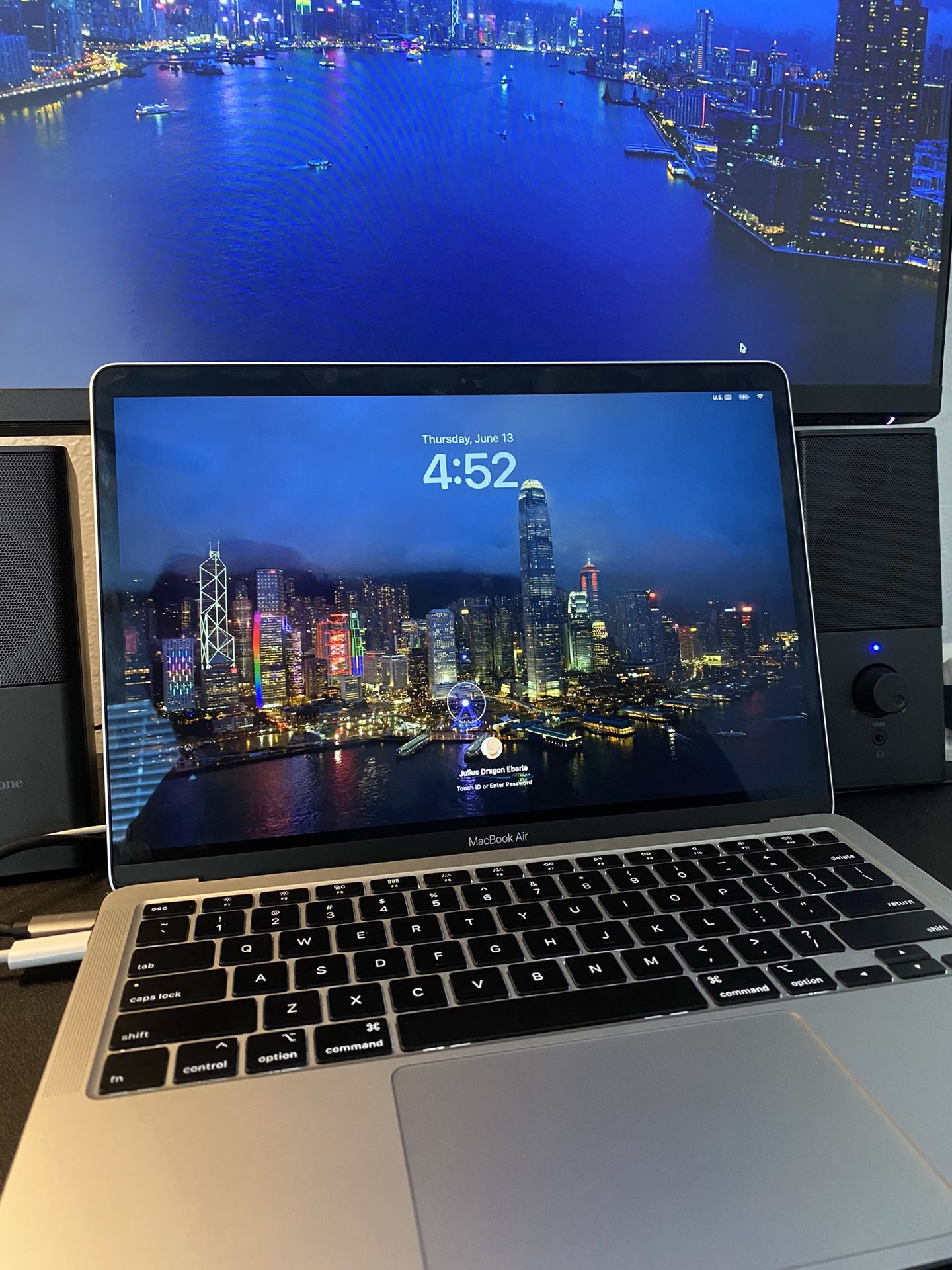 2020 Macbook Air Retina Display