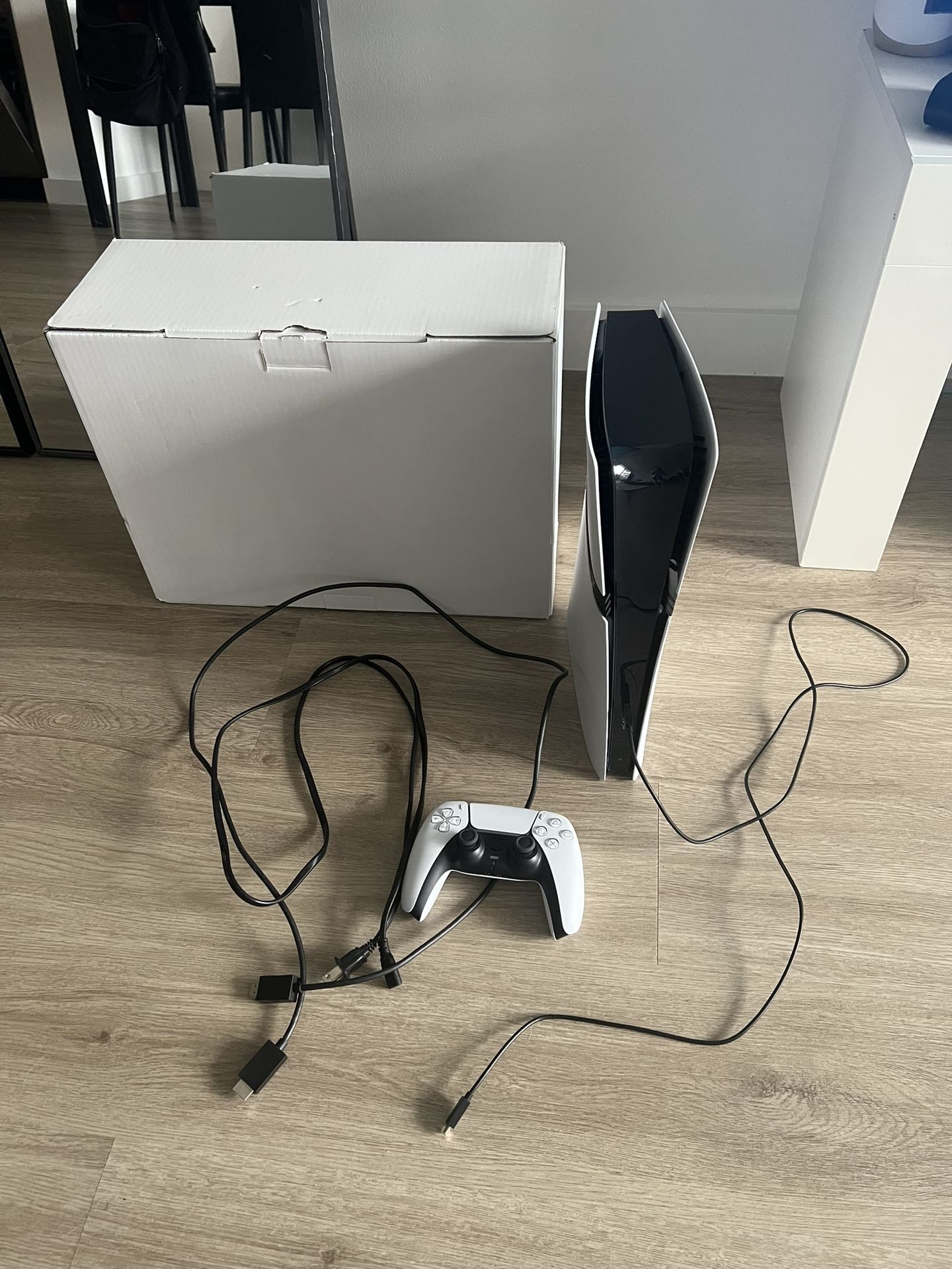 PlayStation 5 Pro– New Condition (Full Retail Set) SELL ONLY