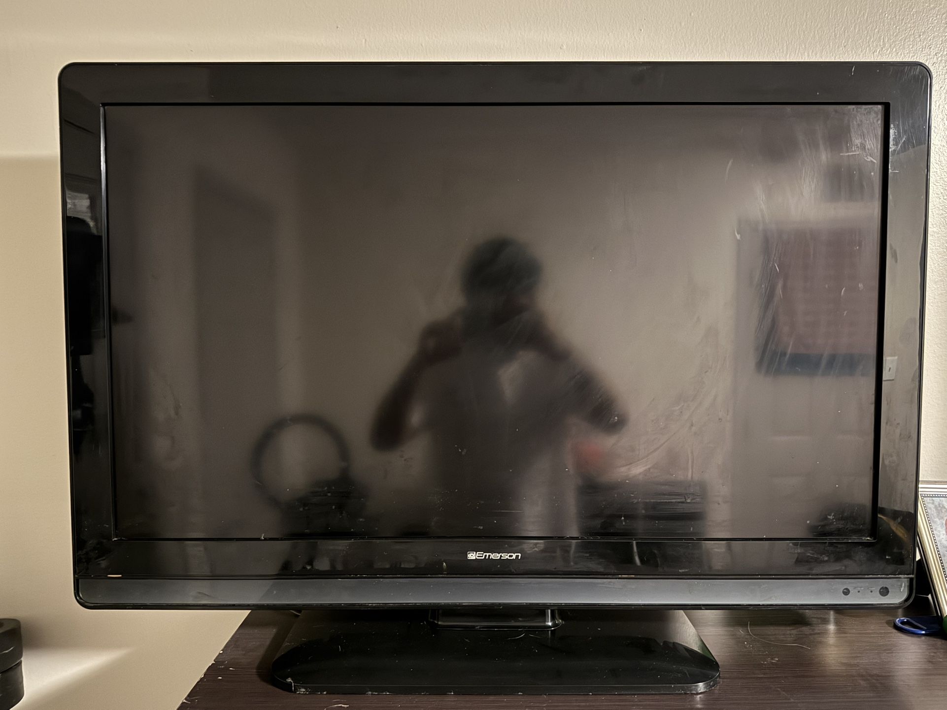 Emerson Flat Screen Tv