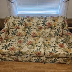 SOFA GOOD SHAPE LIKE NEW