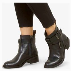 $40✨️Size 8🎀Gentle Souls by Kenneth Cole "Best Of" black leather moto ankle boots🎀✨️