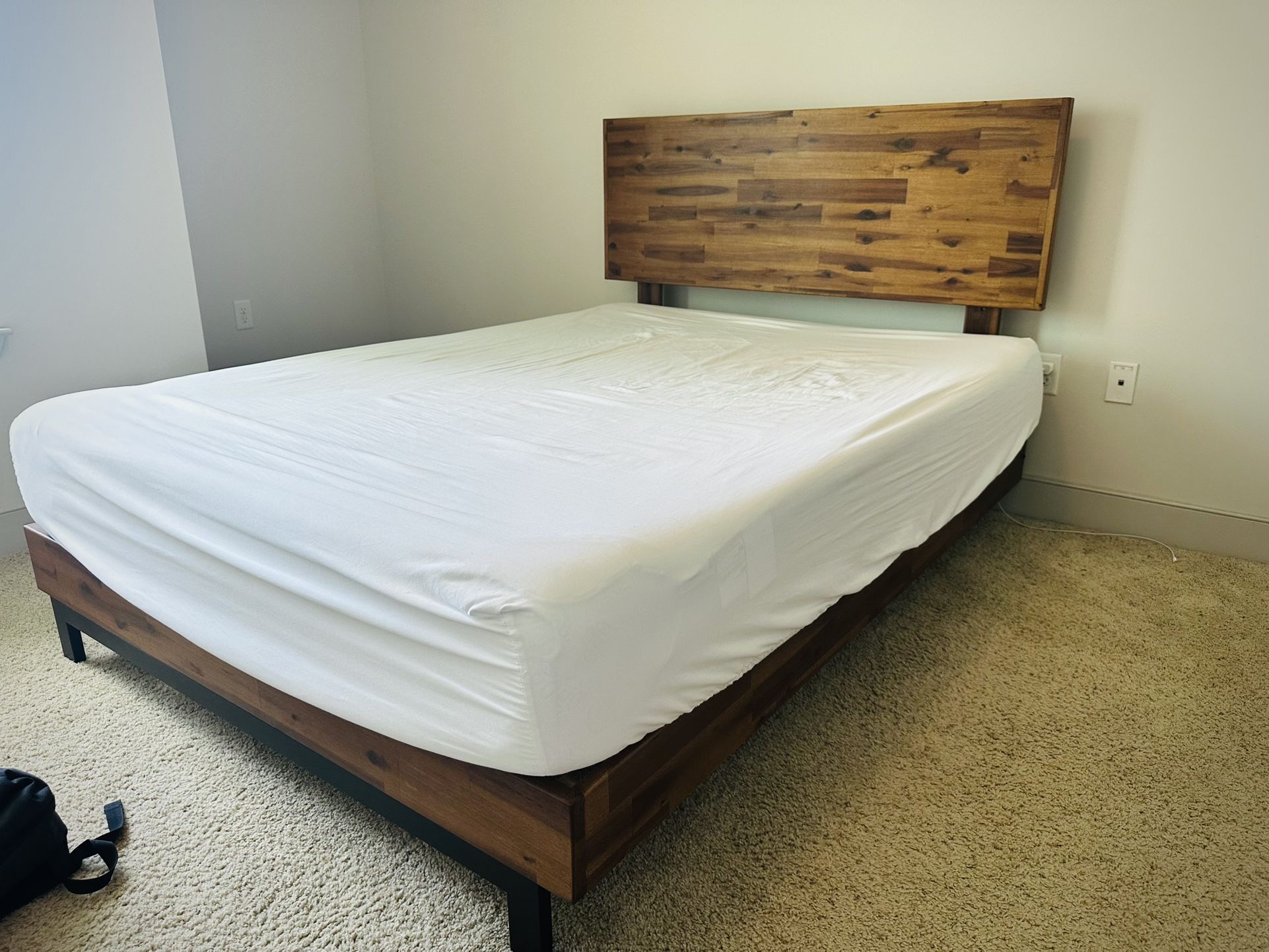 Solid wood platform bed (queen) + 10” cooling gel memory foam mattress