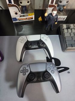 Playstation 5 Controllers