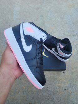 Air Jordan 1 Mid GS "Artic Pink"