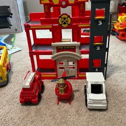 Kids Fire Station In Good Condition 