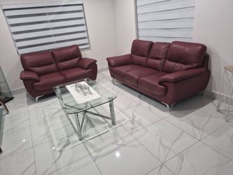 Sofas y dos mesas